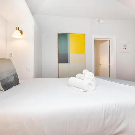Live Like A Local @ Casa Da Esquina - Wifi & A/c Lisbon