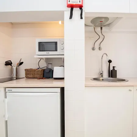 Live Like A Local @ Casa Da Esquina - Wifi & A/c * Lisbon