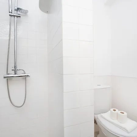Live Like A Local @ Casa Da Esquina - Wifi & A/c * Lisbon