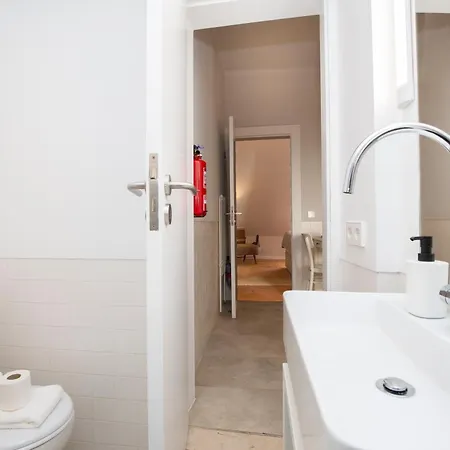 Live Like A Local @ Casa Da Esquina - Wifi & A/c Apartment Lisbon